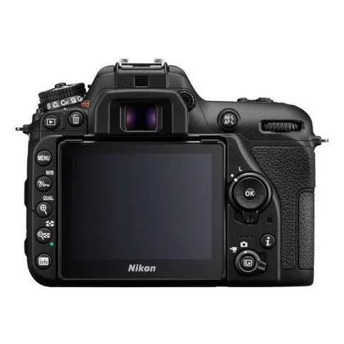Nikon D7500 + AF-S DX NIKKOR 18-300 mm f/3.5-6.3 G ED VR - Imagen 3