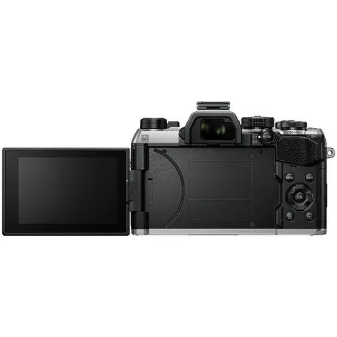 OM System OM-5 Mark II (Silver) + M.Zuiko Digital ED 14–150 mm f/4–5.6 II - Imagen 5