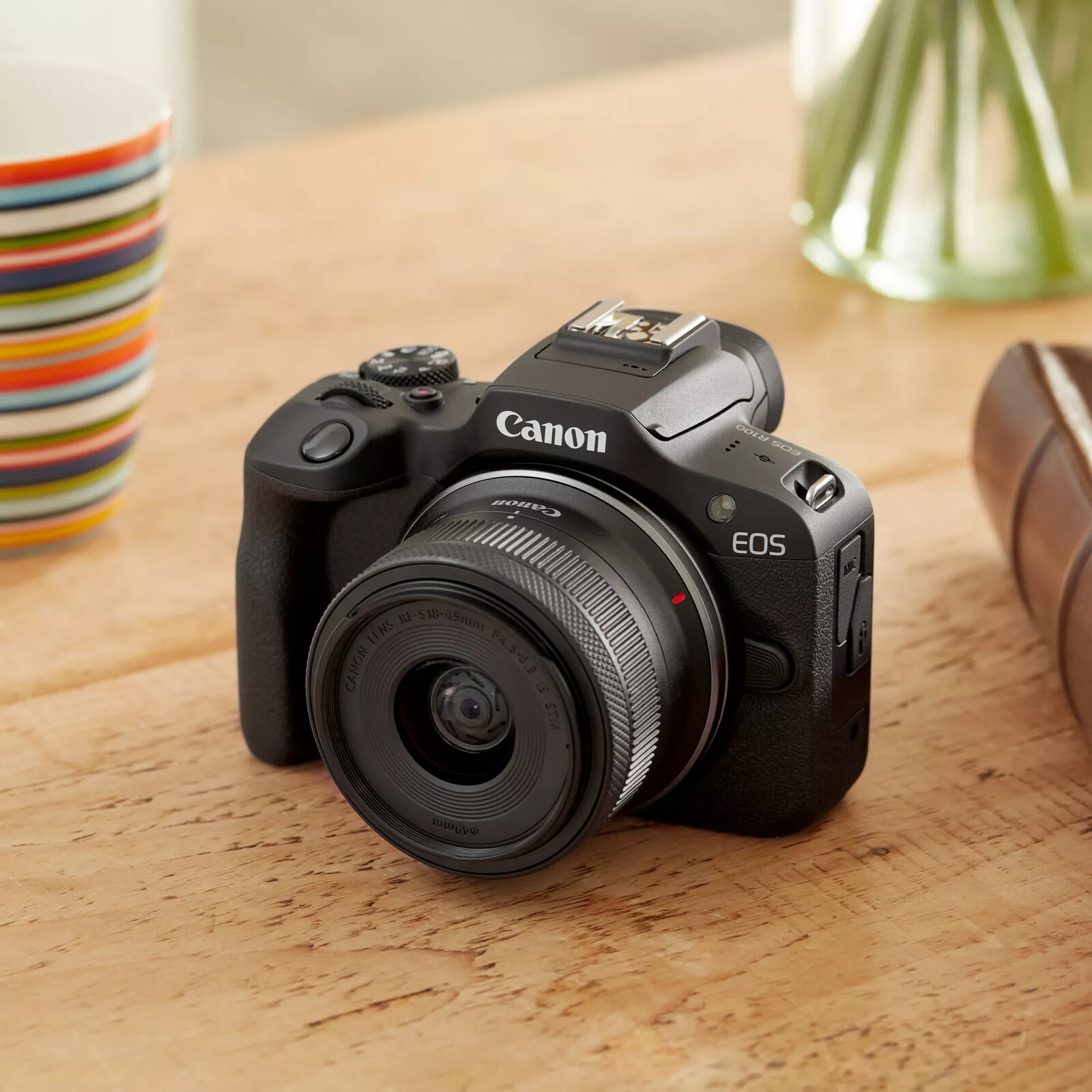 Canon EOS R100 + Canon RF-S 18-45mm f/4.5-6.3 IS STM - Imagen 10