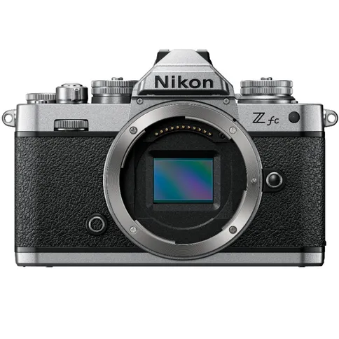 Nikon Z fc Silver/Black + NIKKOR Z DX 18–140 mm f/3,5–6,3 VR - Imagen 2