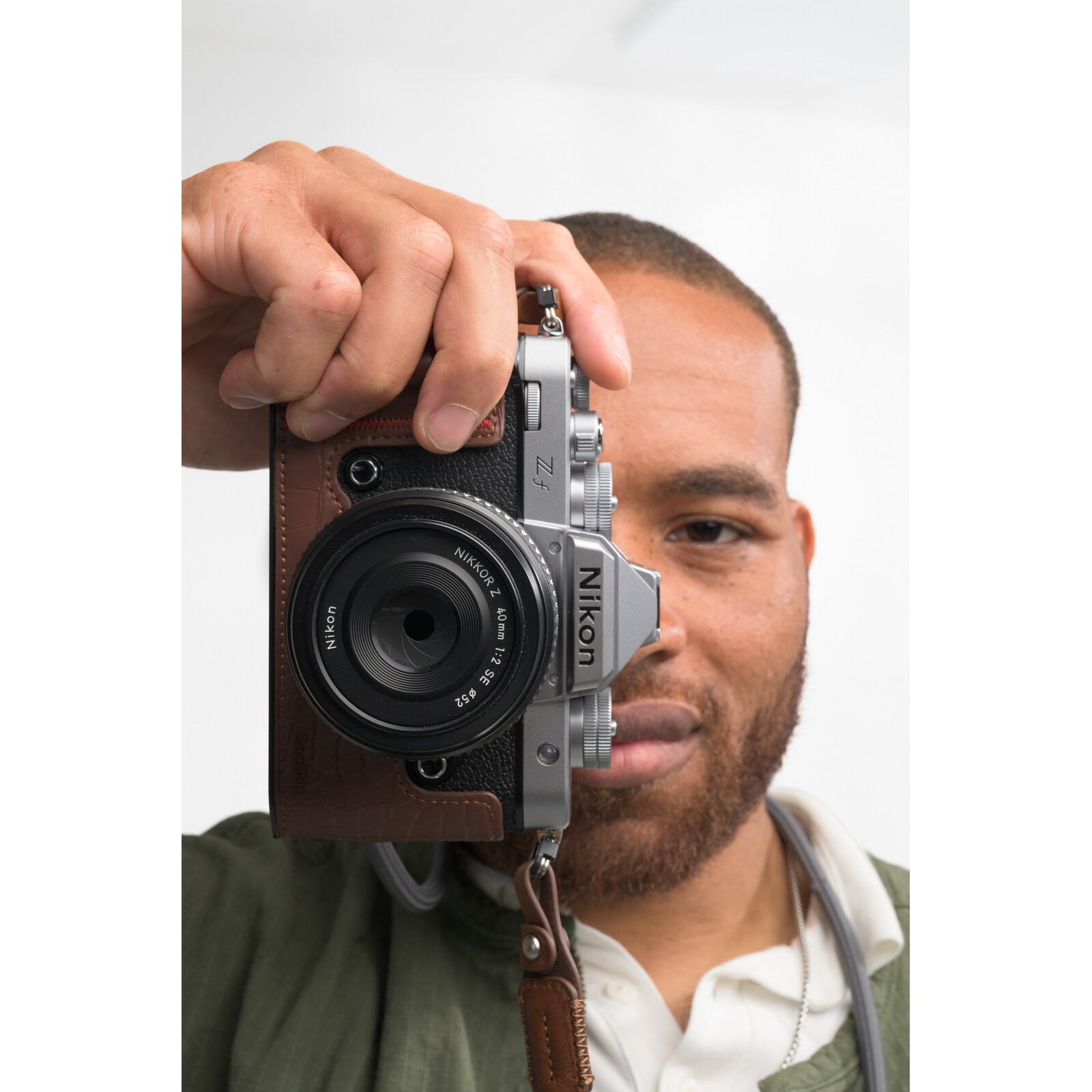 Nikon Z f (Silver) Body + promo Case - Imagen 7